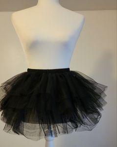 🎃💀☠️🎃 Tulle tutu black, puffy skirt no size. Waist 9" flat 🍂🍁🍂